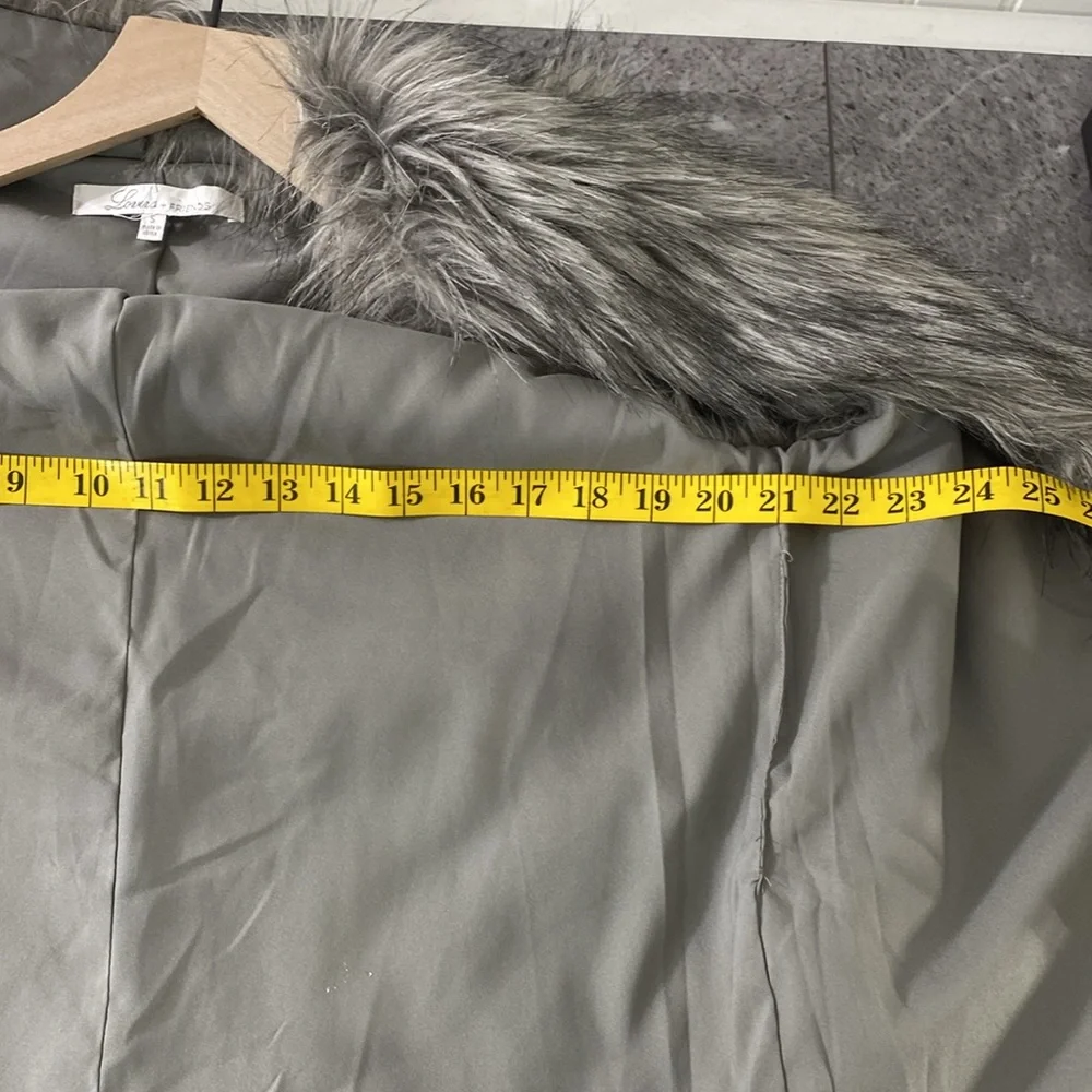 Lovers + Friends Gray Faux Fur Vest Women’s Small Camille Revolve Open‎ Front - Picture 12 of 13